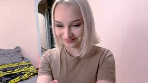 Snapshot of corenelossa chatting on 18, 5, 2026 Bella online show from 18, 5, 2026