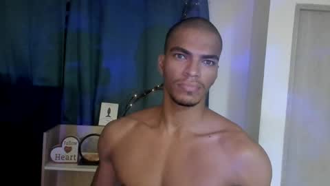 Snapshot of coreyglover chatting on 27, 4, 2026 CoreyGlover online show from 27, 4, 2026