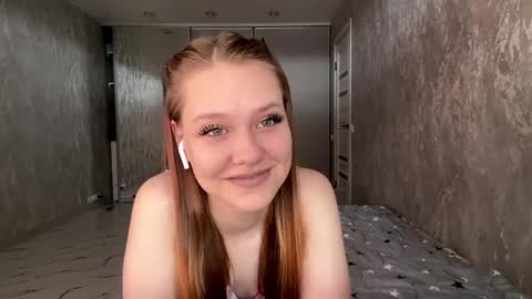 Snapshot of corinakannenberg chatting on 16, 5, 2026 Kiki online show from 16, 5, 2026