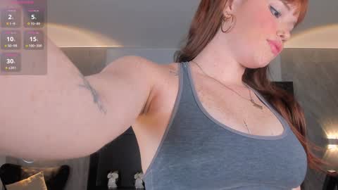 Snapshot of corinnerusso chatting on 13, 12, 2024 Corinne Russo online show from 13, 12, 2024