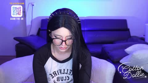 Dollie  online show from 28, 5, 2026
