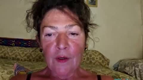 Snapshot of cougarcofee chatting on 18, 9, 2025 cougarcofee online show from 18, 9, 2025