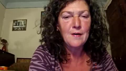 Snapshot of cougarcofee chatting on 22, 10, 2025 cougarcofee online show from 22, 10, 2025