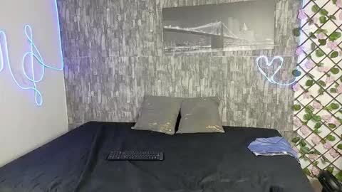 Snapshot of couple_fantasy_x chatting on 5, 6, 2026 Val y Sal online show from 5, 6, 2026