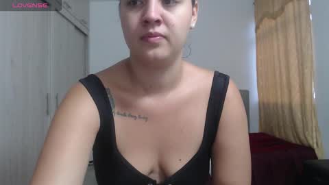  ALEJANDRO Y EMILY  online show from 24, 10, 2025