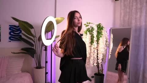 Cute Naomi online show from 29, 5, 2026