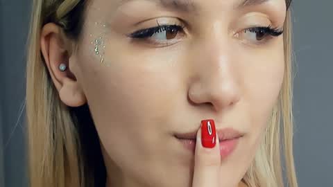 Snapshot of crazy_selfi chatting on 1, 2, 2025 Emma online show from 1, 2, 2025