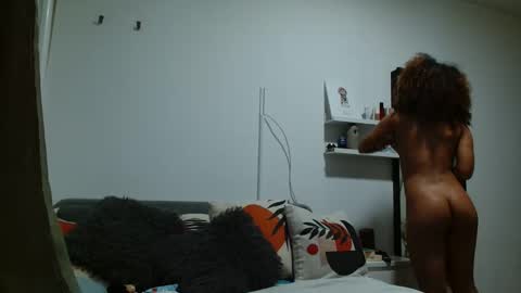 crazy sweetie online show from 13, 4, 2026