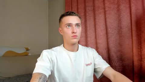 Snapshot of crazybottom99 chatting on 30, 10, 2025 Alex online show from 30, 10, 2025