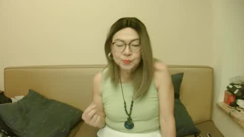 Snapshot of crazychika chatting on 12, 10, 2025 Kelly online show from 12, 10, 2025