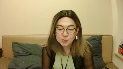 Snapshot of crazychika chatting on 24, 10, 2025 Kelly online show from 24, 10, 2025