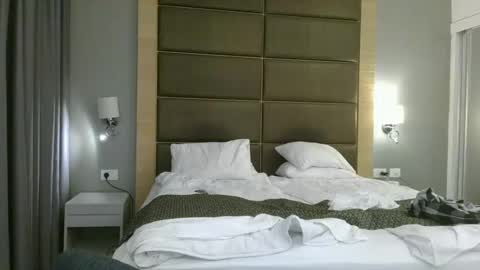 Snapshot of crazycouple1011 chatting on 25, 12, 2024 funcouple online show from 25, 12, 2024