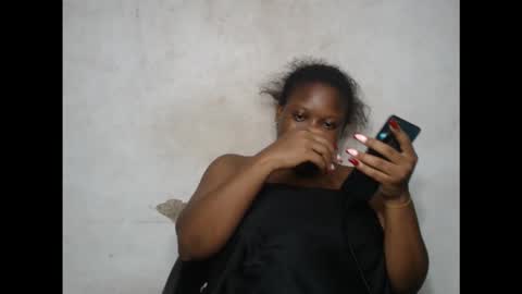 Snapshot of crazyslut17 chatting on 29, 9, 2025 crazyslut17 online show from 29, 9, 2025