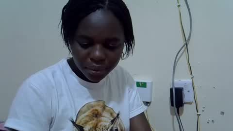 Snapshot of creamyypussyy chatting on 23, 9, 2025 creamyypussyy online show from 23, 9, 2025