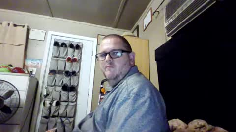 The hopeless romantic online show from 2, 10, 2025