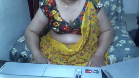 Snapshot of crezybhabihot chatting on 12, 1, 2025 Sonika69 online show from 12, 1, 2025