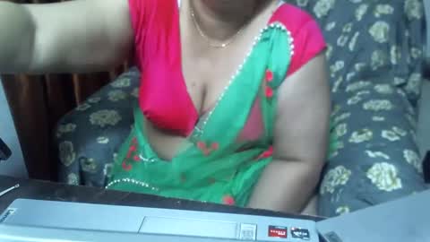Snapshot of crezybhabihot chatting on 4, 2, 2025 Sonika69 online show from 4, 2, 2025