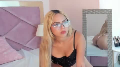 Snapshot of criistybloom chatting on 11, 5, 2026 CristyBloom online show from 11, 5, 2026