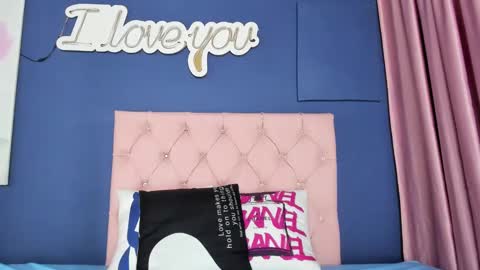 Snapshot of crisevanz18 chatting on 7, 2, 2025 Cris Evanz online show from 7, 2, 2025