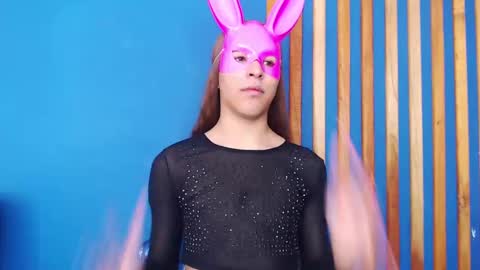 Snapshot of crisevanz18 chatting on 9, 2, 2025 Cris Evanz online show from 9, 2, 2025