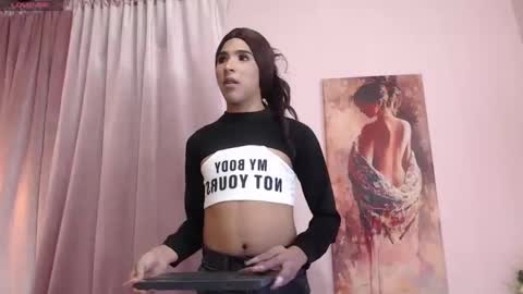 Snapshot of crisevanz18 chatting on 11, 3, 2025 Cris Evanz online show from 11, 3, 2025