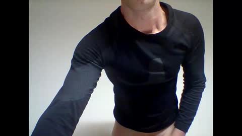 Snapshot of crissstrokesxxx chatting on 3, 12, 2024 Criss online show from 3, 12, 2024