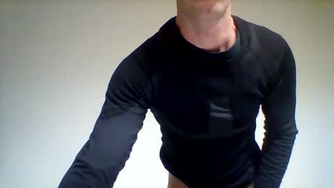 Snapshot of crissstrokesxxx chatting on 15, 3, 2026 Criss online show from 15, 3, 2026