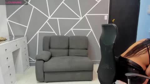 Snapshot of cristal_bobs chatting on 28, 11, 2025 Cristal online show from 28, 11, 2025