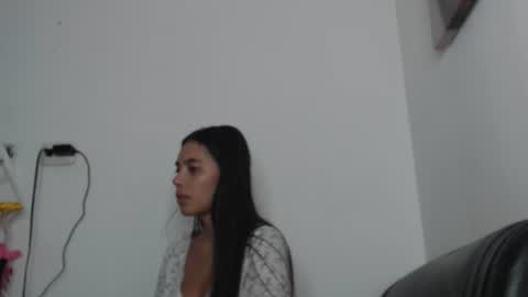 cristal beautiful online show from 16, 6, 2026