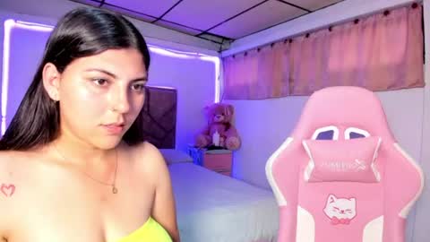 cristal_smith20 online show from 18, 6, 2026