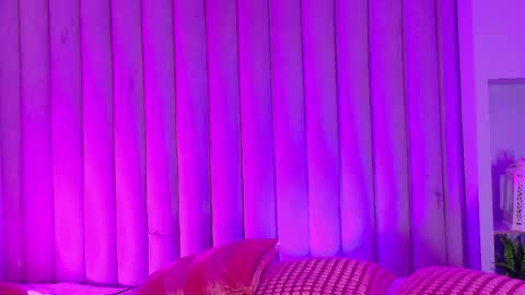 Nicole  Connection time 220pm-910pmCol online show from 21, 4, 2026