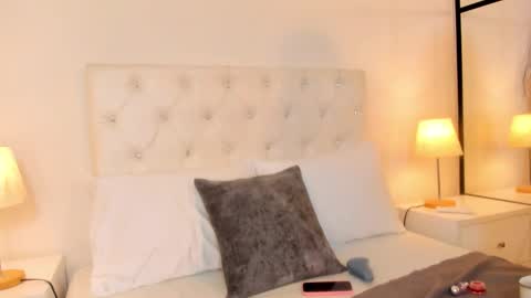 Snapshot of cristallwilliams chatting on 20, 12, 2025 cristallwilliams online show from 20, 12, 2025