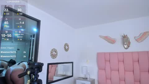 Snapshot of cristalmunez chatting on 2, 1, 2025 cristal online show from 2, 1, 2025