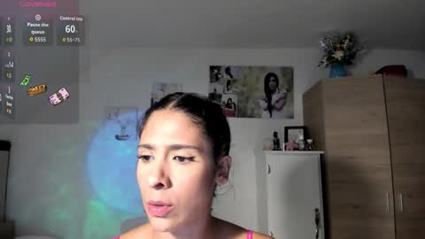 Snapshot of cristalmunez chatting on 14, 10, 2025 cristal online show from 14, 10, 2025