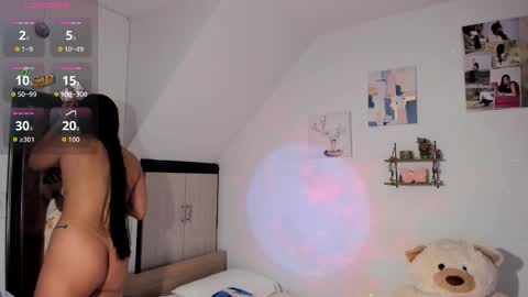 Snapshot of cristalmunez chatting on 14, 10, 2025 cristal online show from 14, 10, 2025