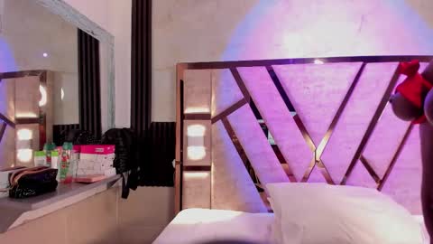 Snapshot of cristhinbrown chatting on 18, 3, 2026 cristin online show from 18, 3, 2026