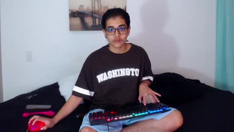 Snapshot of cristian_suarezz chatting on 22, 12, 2024 online show from 22, 12, 2024