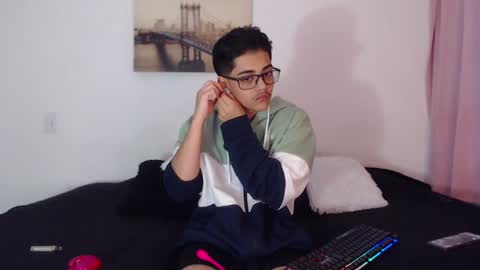 Snapshot of cristian_suarezz chatting on 30, 12, 2024 online show from 30, 12, 2024