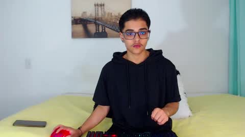 Snapshot of cristian_suarezz chatting on 25, 2, 2025 online show from 25, 2, 2025