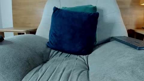 cristian_suarezz_ online show from 10, 10, 2025