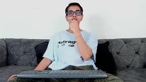cristian_suarezz_ online show from 14, 10, 2025