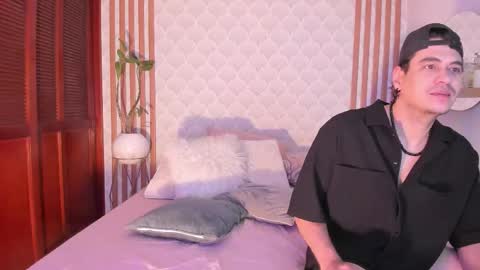 Snapshot of cristianblaze_pamelareal chatting on 26, 10, 2025 Cris Pame online show from 26, 10, 2025