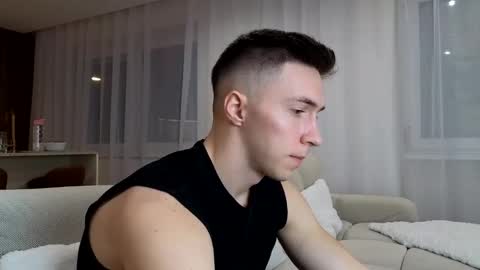 Snapshot of cristianovilla chatting on 8, 3, 2025 CristianoHailey online show from 8, 3, 2025