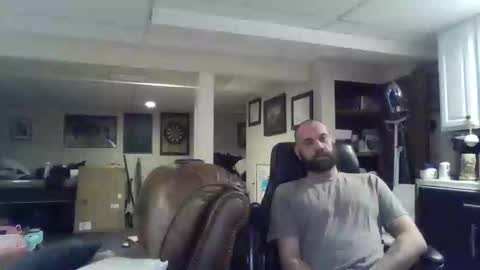 Snapshot of crm400 chatting on 4, 2, 2026 billybasement online show from 4, 2, 2026