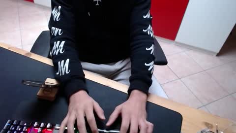 crocken_bisc online show from 5, 3, 2026