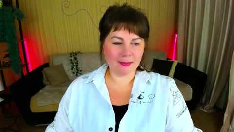 Snapshot of crystaalstaar chatting on 19, 10, 2025 Anna online show from 19, 10, 2025