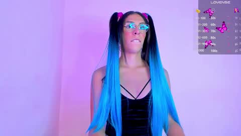 Snapshot of crystal_channel1 chatting on 23, 10, 2025 CRYSTAL online show from 23, 10, 2025