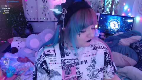 Snapshot of crystal_galaxy chatting on 27, 1, 2025   online show from 27, 1, 2025