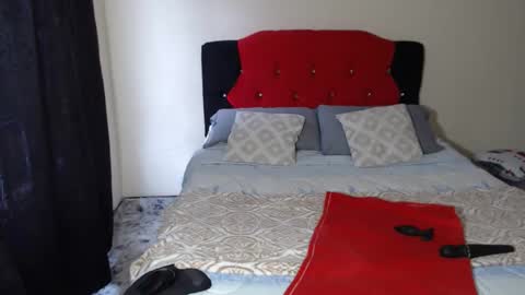 Snapshot of crystal_milkmature chatting on 14, 1, 2026 Crystal Milf online show from 14, 1, 2026