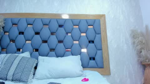 crystal_sm online show from 7, 4, 2026